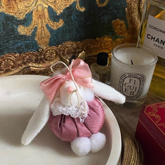 Vintage bunny ornament - Picture 3 of 4